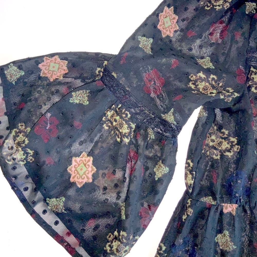 Lucky Brand Sheer Top With Tie Front - Picture 6 of 9